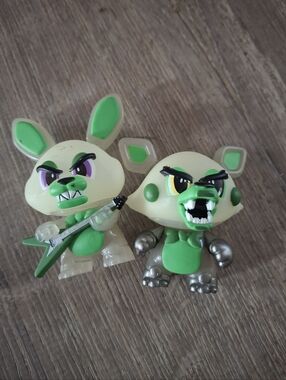 Funko Mystery Mini Five Nights At Freddy's Glow In The Dark FNAF Figure Toy